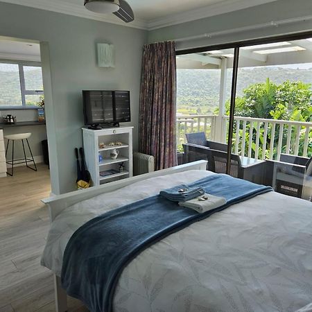 Modern Solar Powered 1 Bed Studio Apartment With Amazing Views Plettenberg Bay Eksteriør billede