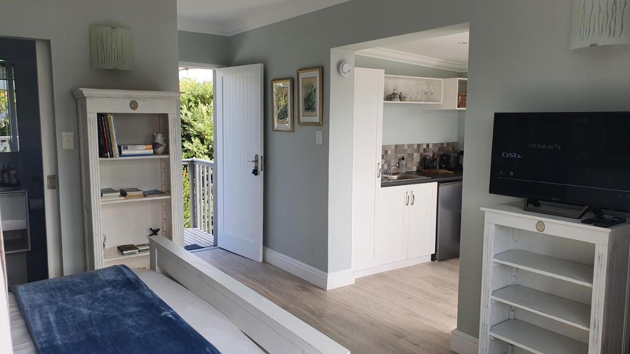 Modern Solar Powered 1 Bed Studio Apartment With Amazing Views Plettenberg Bay Eksteriør billede