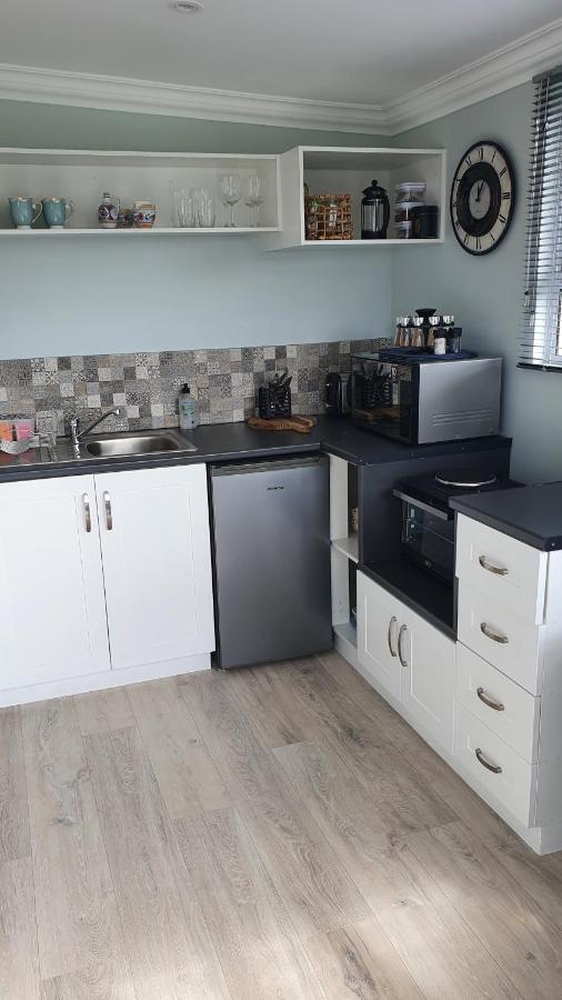 Modern Solar Powered 1 Bed Studio Apartment With Amazing Views Plettenberg Bay Eksteriør billede