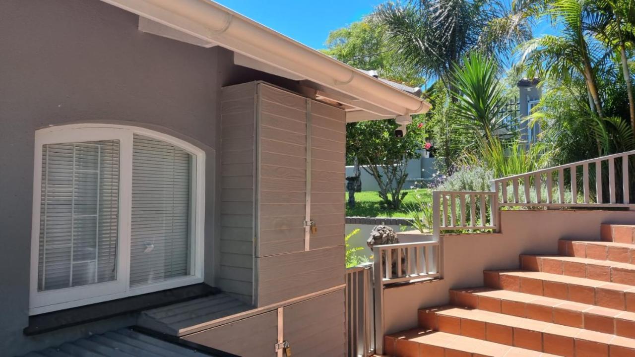 Modern Solar Powered 1 Bed Studio Apartment With Amazing Views Plettenberg Bay Eksteriør billede